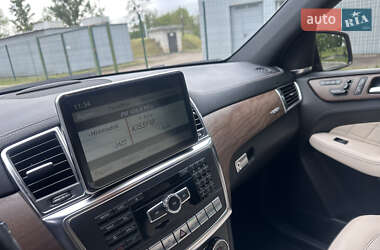 Внедорожник / Кроссовер Mercedes-Benz M-Class 2011 в 