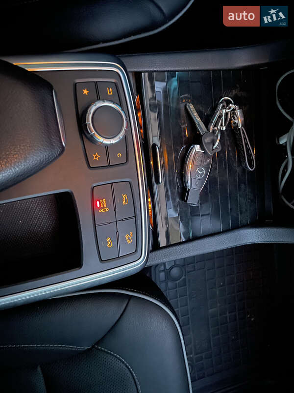 Позашляховик / Кросовер Mercedes-Benz M-Class 2013 в Чернівцях