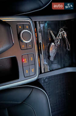 Внедорожник / Кроссовер Mercedes-Benz M-Class 2013 в 