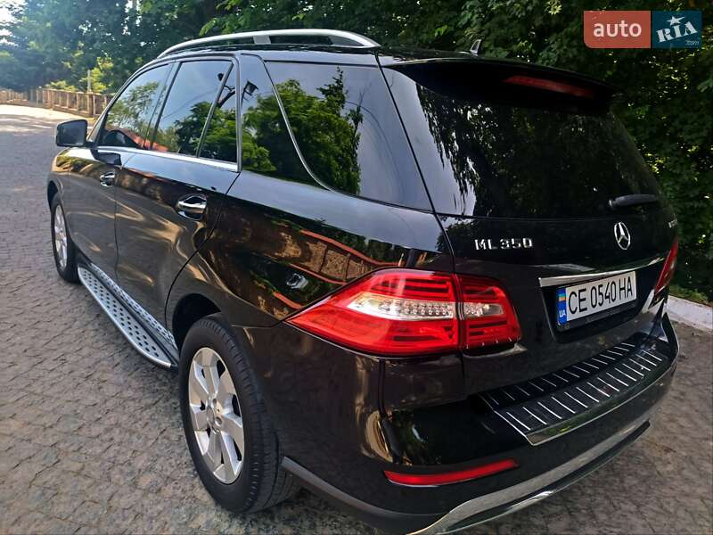 Внедорожник / Кроссовер Mercedes-Benz M-Class 2012 в Черновцах