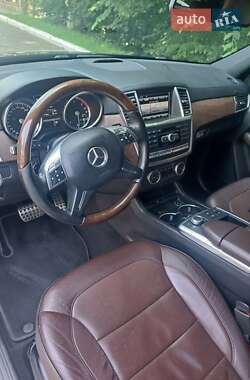 Внедорожник / Кроссовер Mercedes-Benz M-Class 2012 в 
