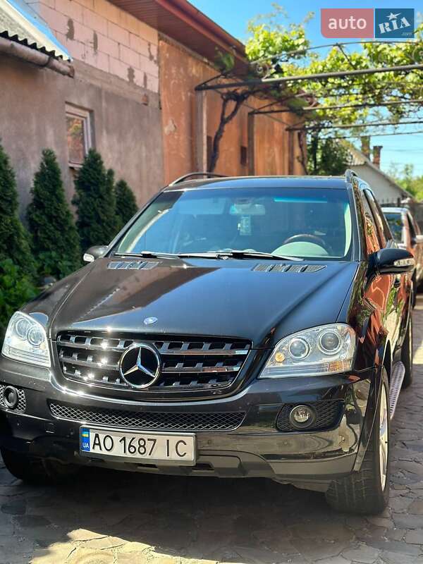 Внедорожник / Кроссовер Mercedes-Benz M-Class 2007 в Виноградове