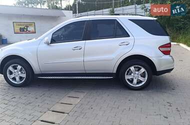 Позашляховик / Кросовер Mercedes-Benz M-Class 2006 в 