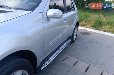 Позашляховик / Кросовер Mercedes-Benz M-Class 2006 в 