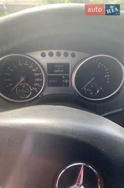 Внедорожник / Кроссовер Mercedes-Benz M-Class 2010 в 