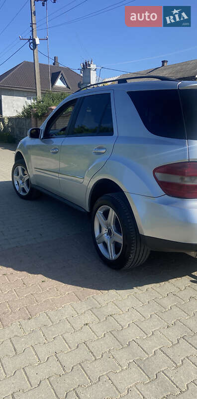 Внедорожник / Кроссовер Mercedes-Benz M-Class 2008 в Черновцах