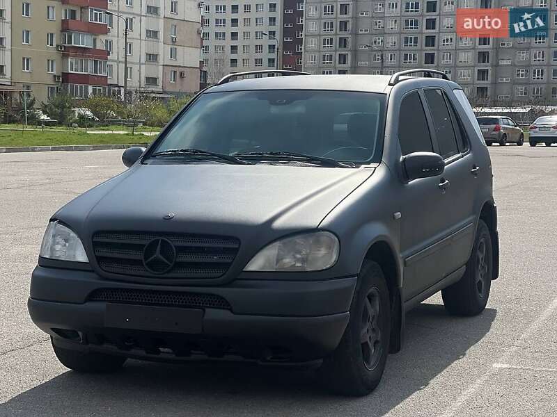 Внедорожник / Кроссовер Mercedes-Benz M-Class 2001 в Запорожье