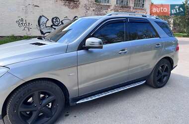 Внедорожник / Кроссовер Mercedes-Benz M-Class 2013 в 