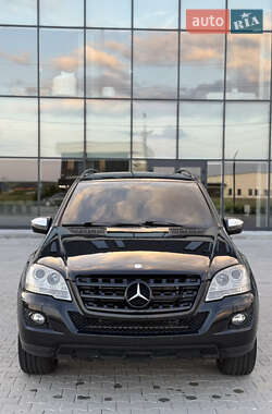 Внедорожник / Кроссовер Mercedes-Benz M-Class 2010 в 
