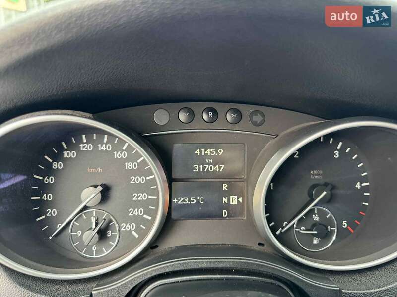 Внедорожник / Кроссовер Mercedes-Benz M-Class 2009 в Великих Мостах