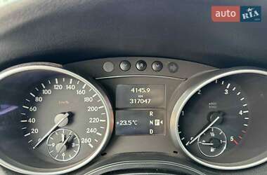 Позашляховик / Кросовер Mercedes-Benz M-Class 2009 в 