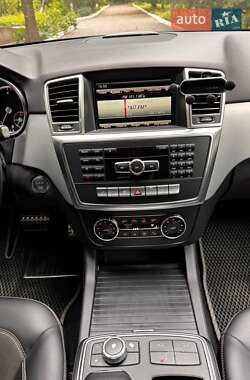 Внедорожник / Кроссовер Mercedes-Benz M-Class 2015 в 