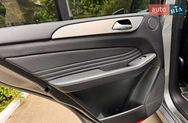 Внедорожник / Кроссовер Mercedes-Benz M-Class 2015 в 