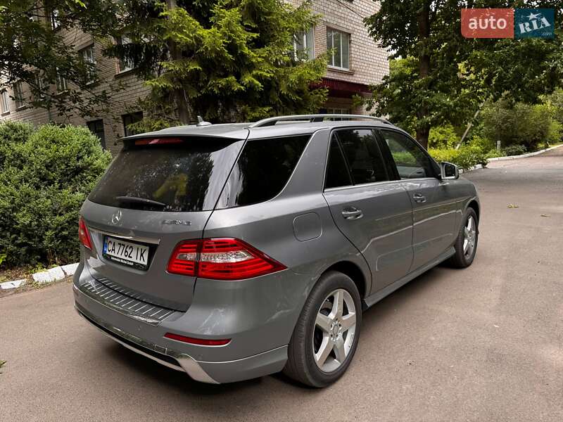 Внедорожник / Кроссовер Mercedes-Benz M-Class 2015 в Джулинке