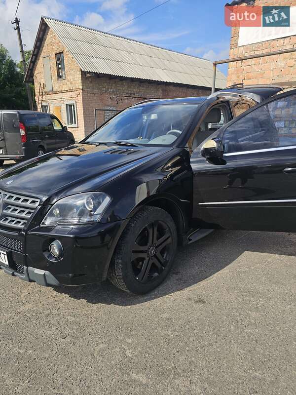 Mercedes-Benz M-Class 2009