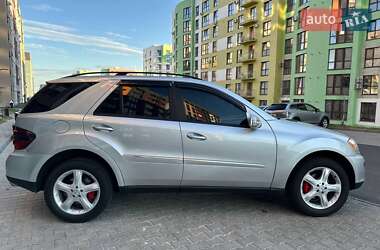 Внедорожник / Кроссовер Mercedes-Benz M-Class 2006 в 