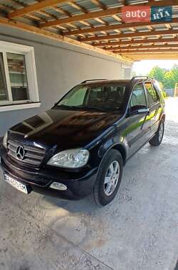 Внедорожник / Кроссовер Mercedes-Benz M-Class 2004 в Новоселице