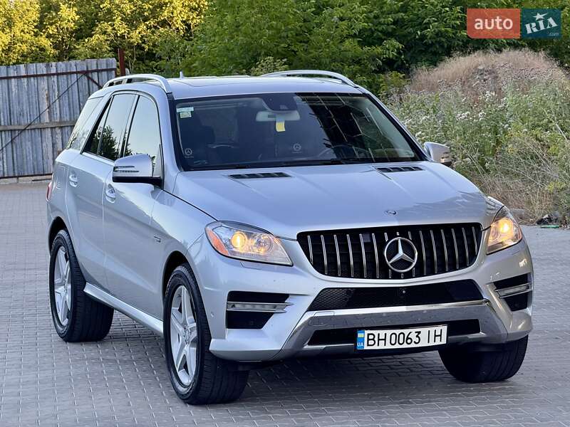 Позашляховик / Кросовер Mercedes-Benz M-Class 2015 в Одесі
