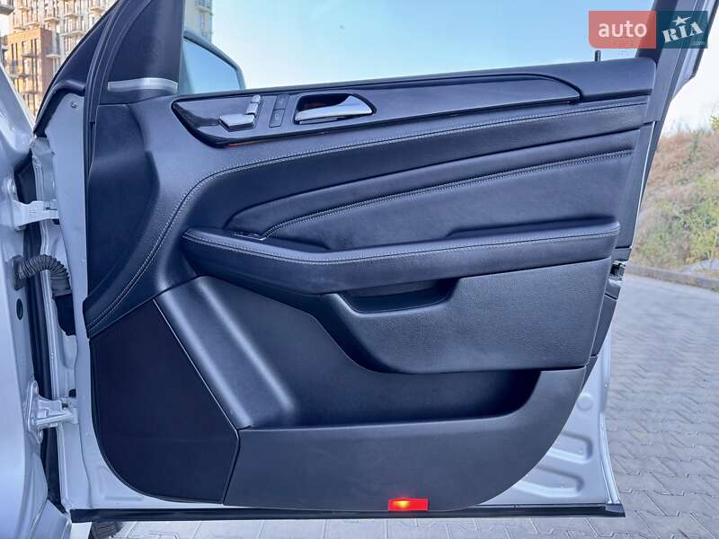 Позашляховик / Кросовер Mercedes-Benz M-Class 2015 в Одесі