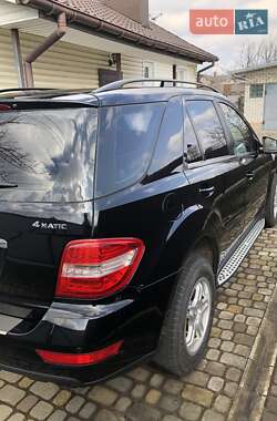 Внедорожник / Кроссовер Mercedes-Benz M-Class 2010 в 