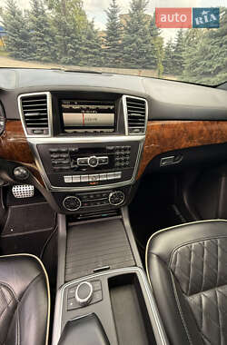 Внедорожник / Кроссовер Mercedes-Benz M-Class 2012 в 