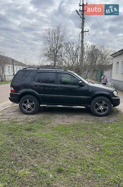 Внедорожник / Кроссовер Mercedes-Benz M-Class 1998 в 