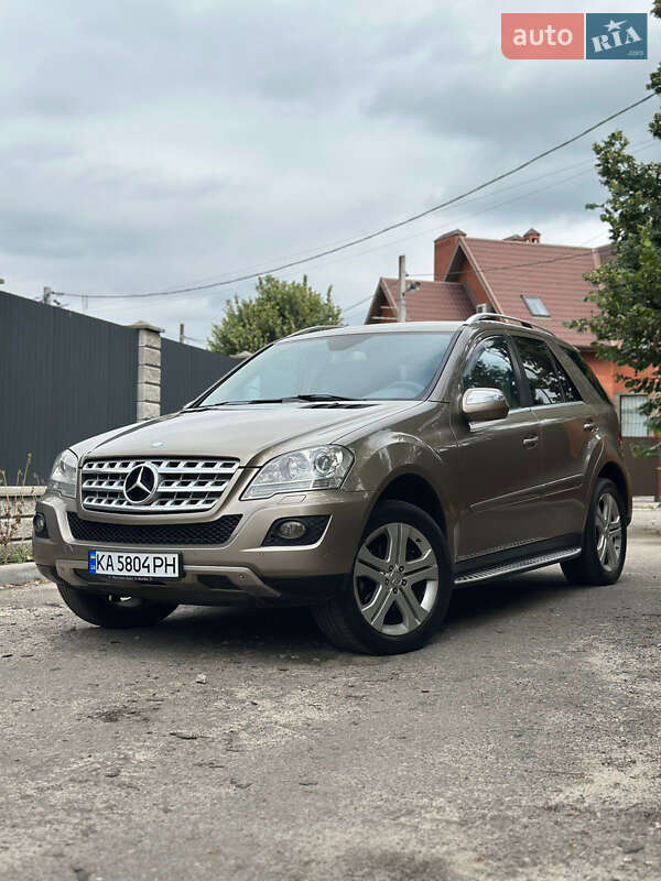 Внедорожник / Кроссовер Mercedes-Benz M-Class 2009 в 