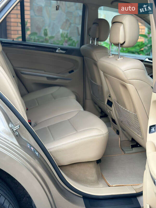 Позашляховик / Кросовер Mercedes-Benz M-Class 2009 в Києві
