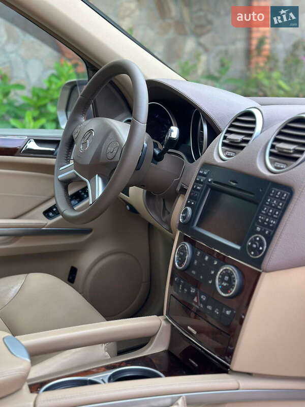 Позашляховик / Кросовер Mercedes-Benz M-Class 2009 в Києві