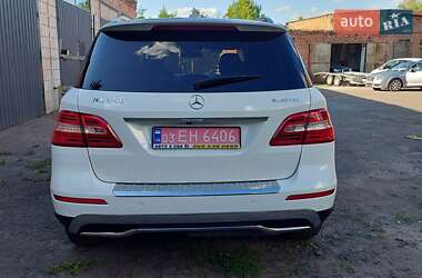 Внедорожник / Кроссовер Mercedes-Benz M-Class 2014 в 