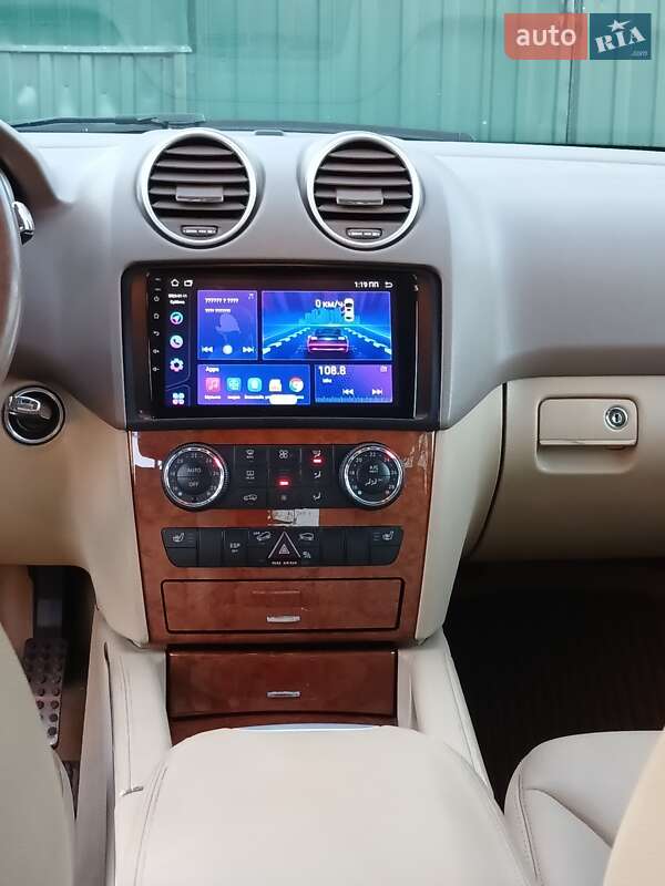 Позашляховик / Кросовер Mercedes-Benz M-Class 2010 в 