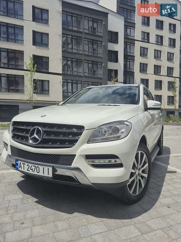 Внедорожник / Кроссовер Mercedes-Benz M-Class 2012 в 