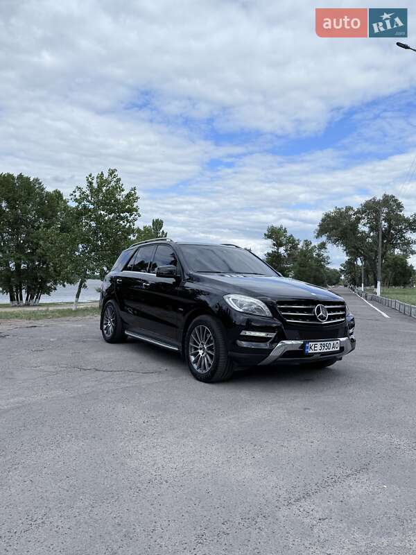 Внедорожник / Кроссовер Mercedes-Benz M-Class 2012 в Каменском