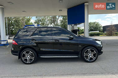 Внедорожник / Кроссовер Mercedes-Benz M-Class 2012 в 