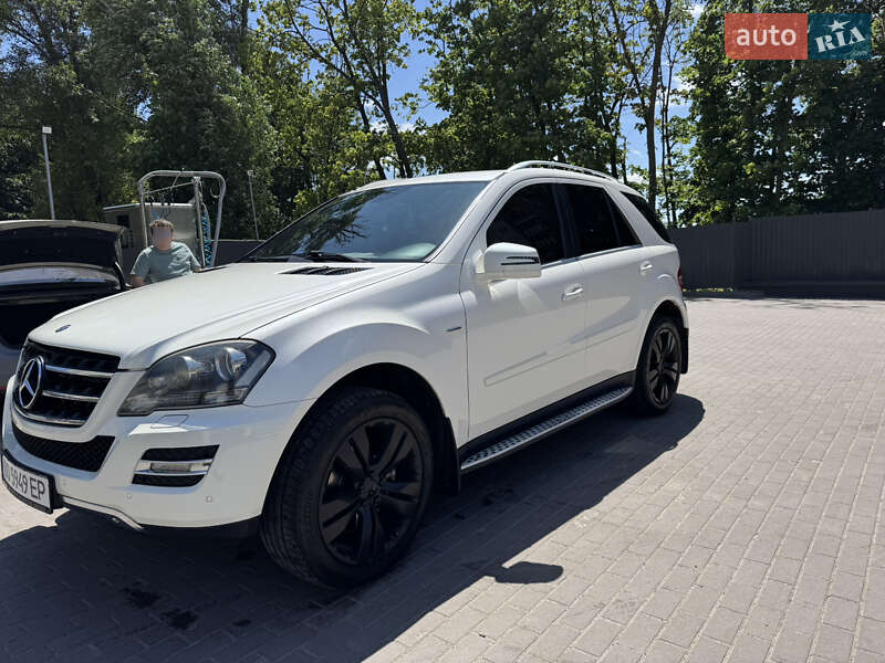 Внедорожник / Кроссовер Mercedes-Benz M-Class 2011 в Тернополе