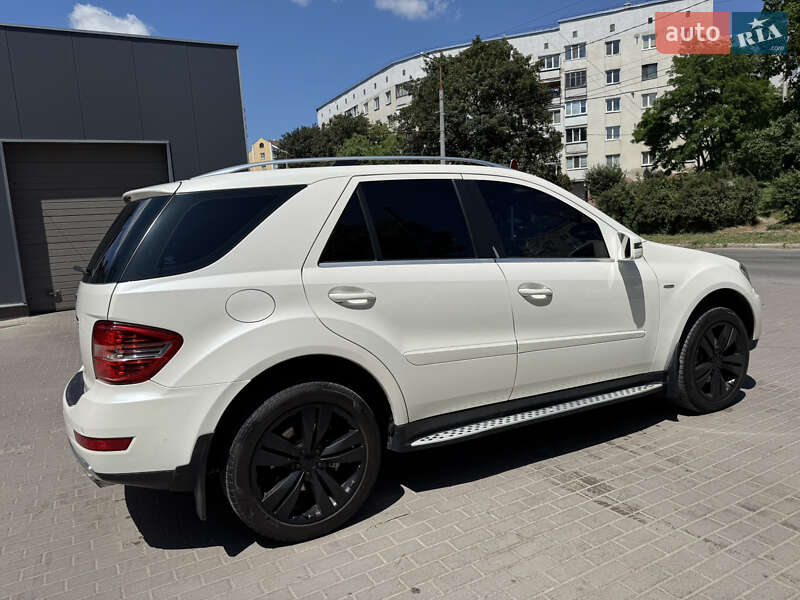 Внедорожник / Кроссовер Mercedes-Benz M-Class 2011 в Тернополе