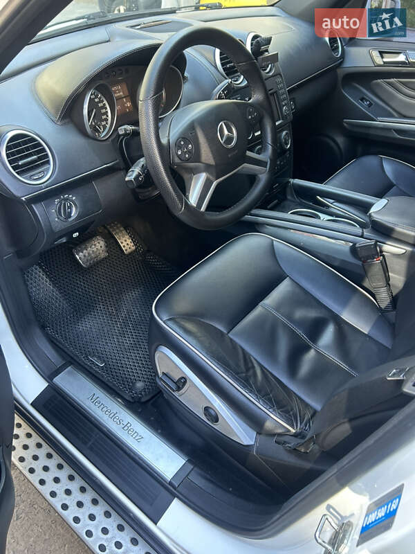 Внедорожник / Кроссовер Mercedes-Benz M-Class 2011 в Тернополе