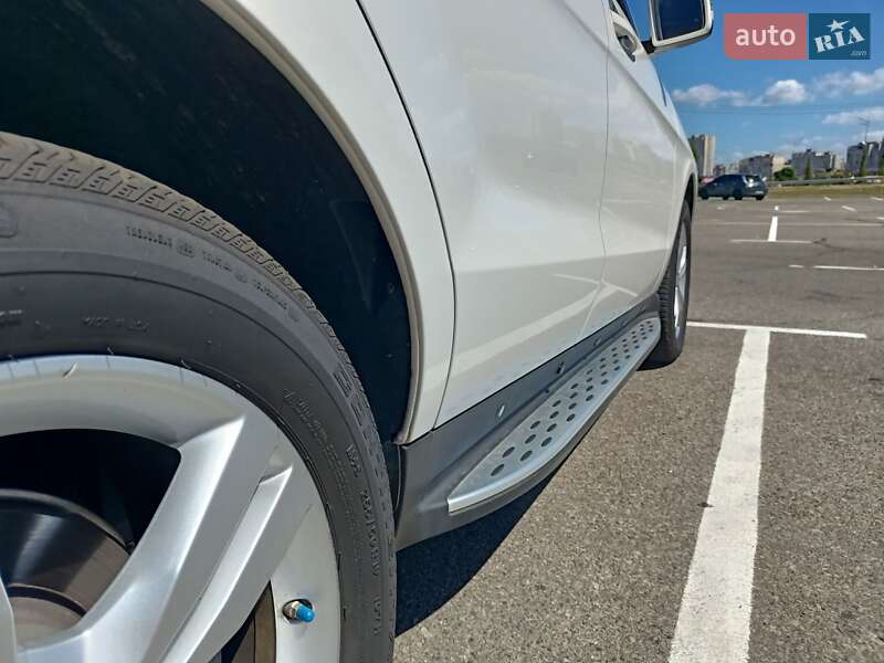 Позашляховик / Кросовер Mercedes-Benz M-Class 2015 в Києві