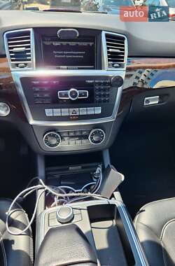 Позашляховик / Кросовер Mercedes-Benz M-Class 2013 в 