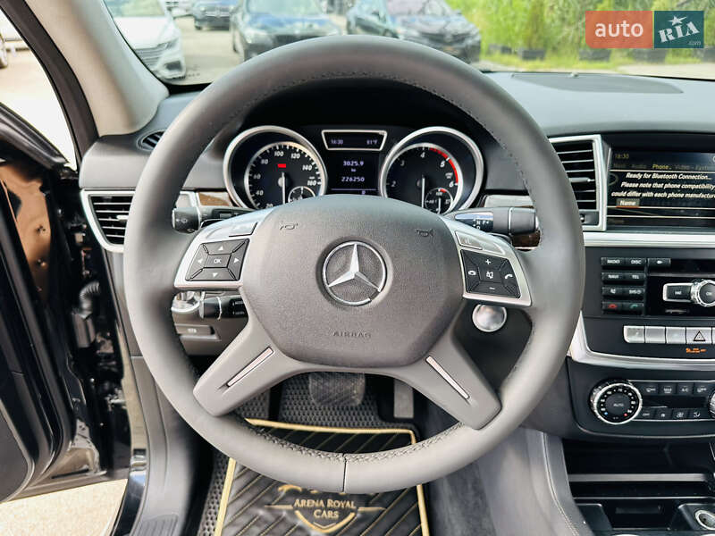 Внедорожник / Кроссовер Mercedes-Benz M-Class 2012 в Харькове