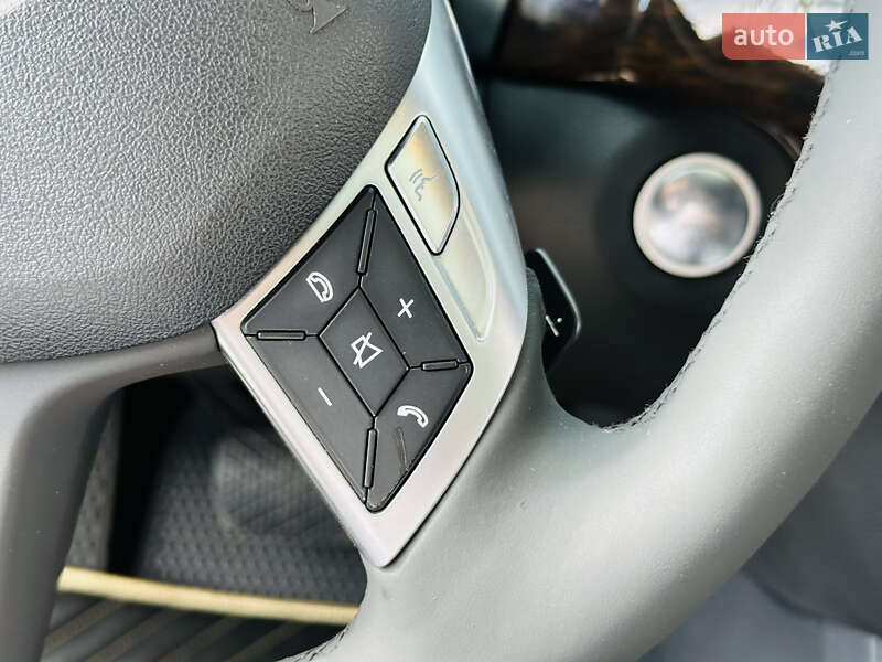 Внедорожник / Кроссовер Mercedes-Benz M-Class 2012 в Харькове