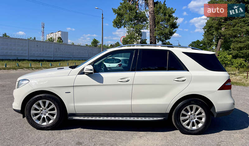 Позашляховик / Кросовер Mercedes-Benz M-Class 2012 в Києві