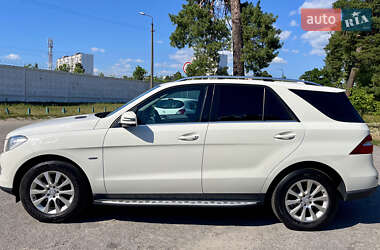 Внедорожник / Кроссовер Mercedes-Benz M-Class 2012 в 