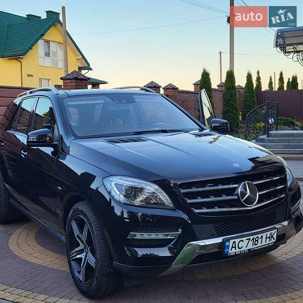 Внедорожник / Кроссовер Mercedes-Benz M-Class 2012 в Луцке