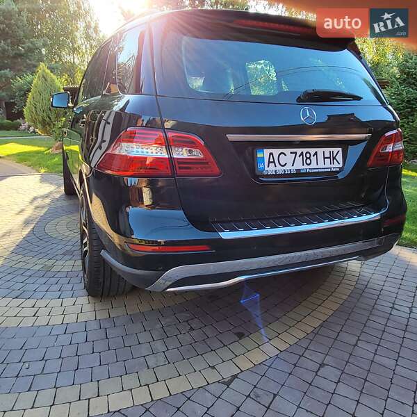 Внедорожник / Кроссовер Mercedes-Benz M-Class 2012 в Луцке