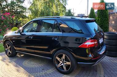 Внедорожник / Кроссовер Mercedes-Benz M-Class 2012 в 