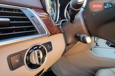 Внедорожник / Кроссовер Mercedes-Benz M-Class 2012 в 