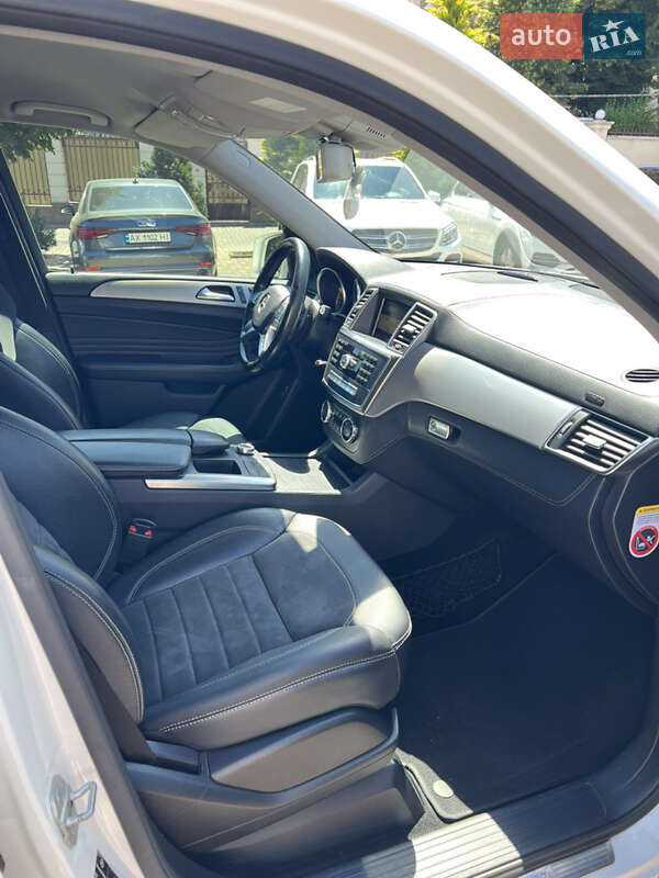 Внедорожник / Кроссовер Mercedes-Benz M-Class 2011 в Одессе