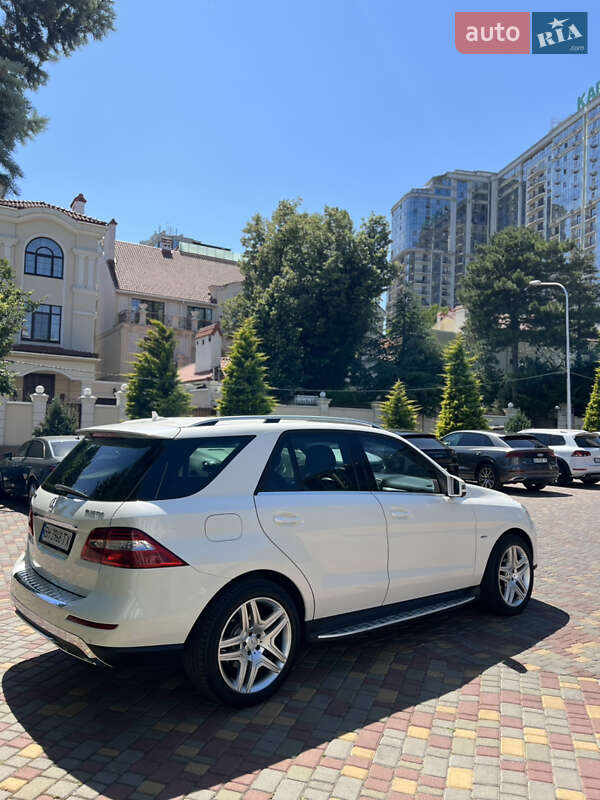 Внедорожник / Кроссовер Mercedes-Benz M-Class 2011 в Одессе