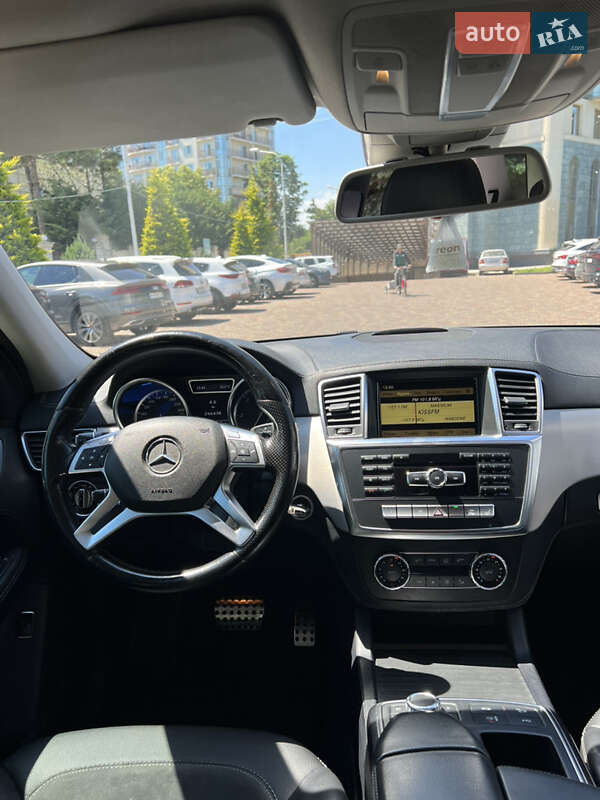 Внедорожник / Кроссовер Mercedes-Benz M-Class 2011 в Одессе